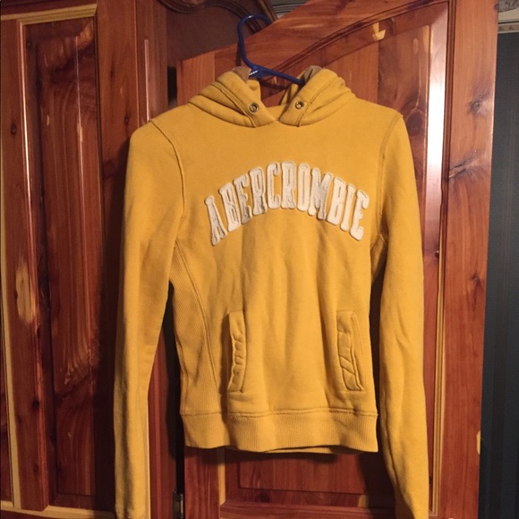 Clothes - Picture 2 of 8